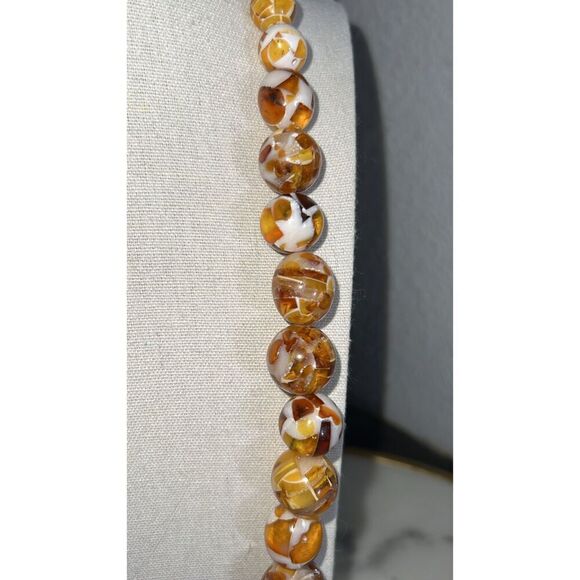 Necklace acrylic beads graduated caramel butterscotch EUC contemporary 13” - Picture 4 of 4